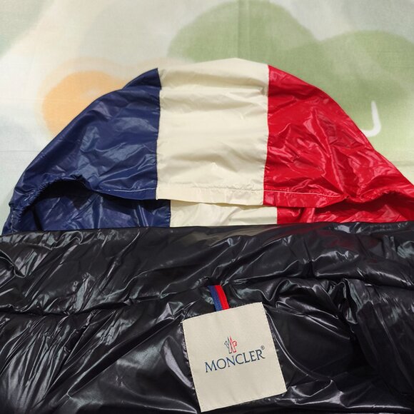 Moncler Classic Badge Down Jacket - Picture 3 of 11
